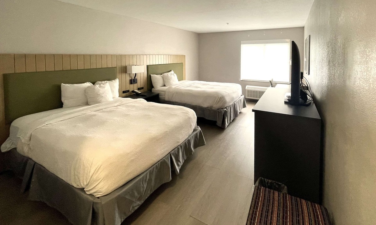 Midway Hotel | Country Inn & Suites by Radisson, Midway - Tallahassee West