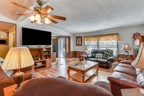 Tamassee House | Countryside Haven w/Spacious Yard in Tamassee!
