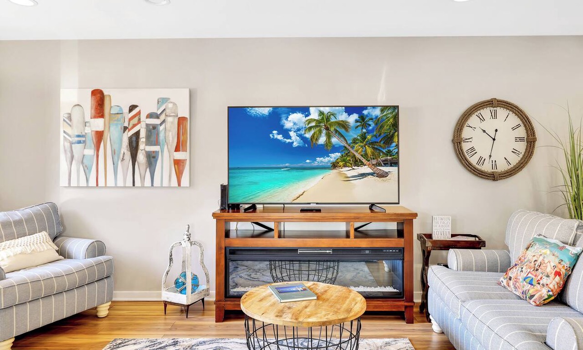 Shelter Cove Condo | Couples Retreat - Water Views Near Beach