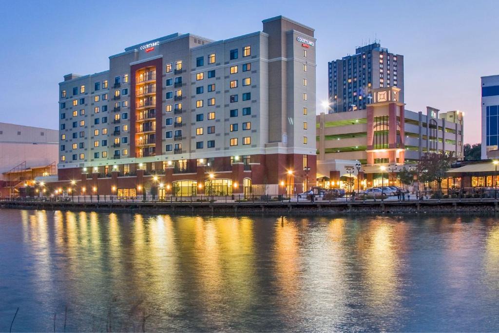 Gaithersburg Hotel | Courtyard by Marriott Gaithersburg Washingtonian Center