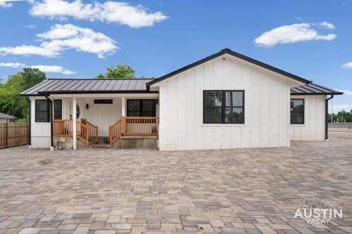 Clarksville House | Cozy 2BR 1BA East Austin Home w Luxury Finishes Near Downtown by Austin Vacay