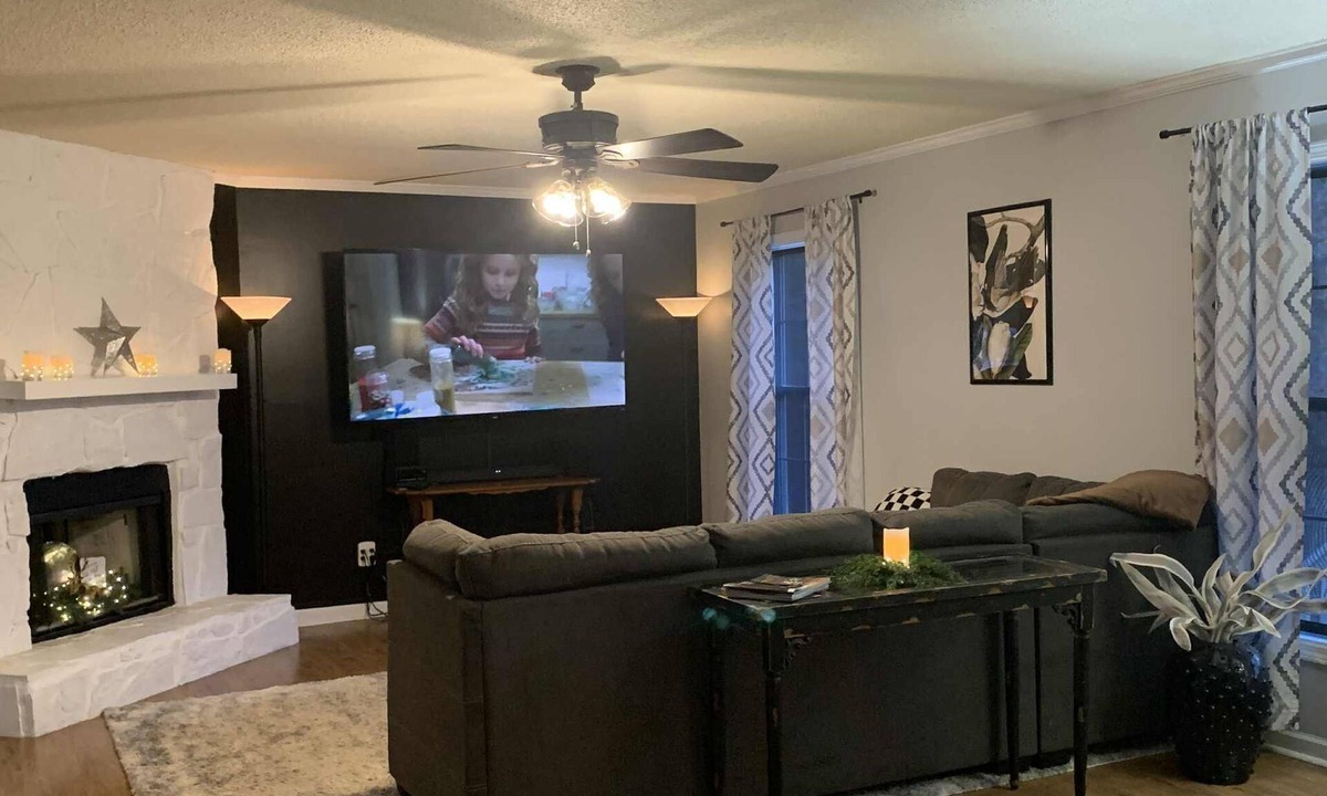 Seneca House | Cozy 3-bedroom house in Seneca