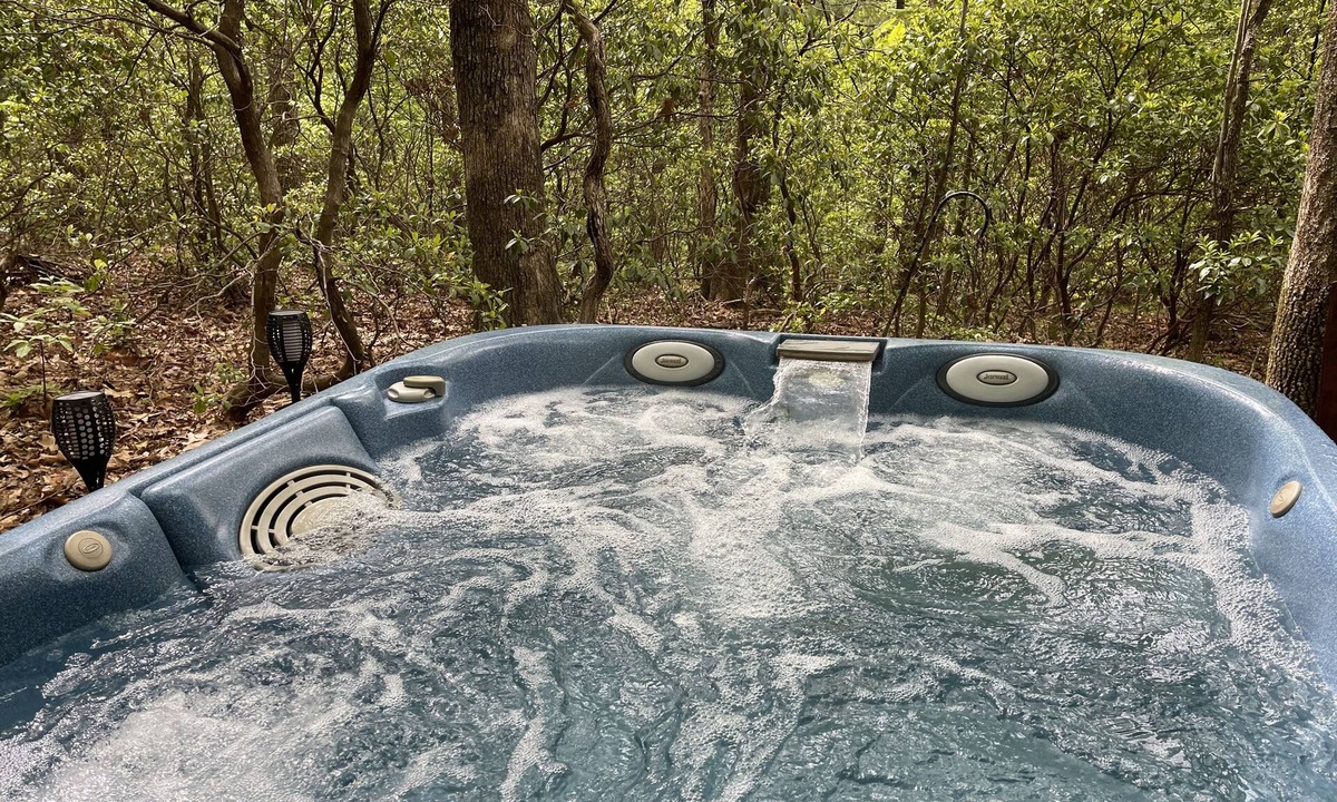 Cliff Ridge Colony Cabin | Cozy 3BR Mountain Escape - Highland Hüs @ Caesars Head
