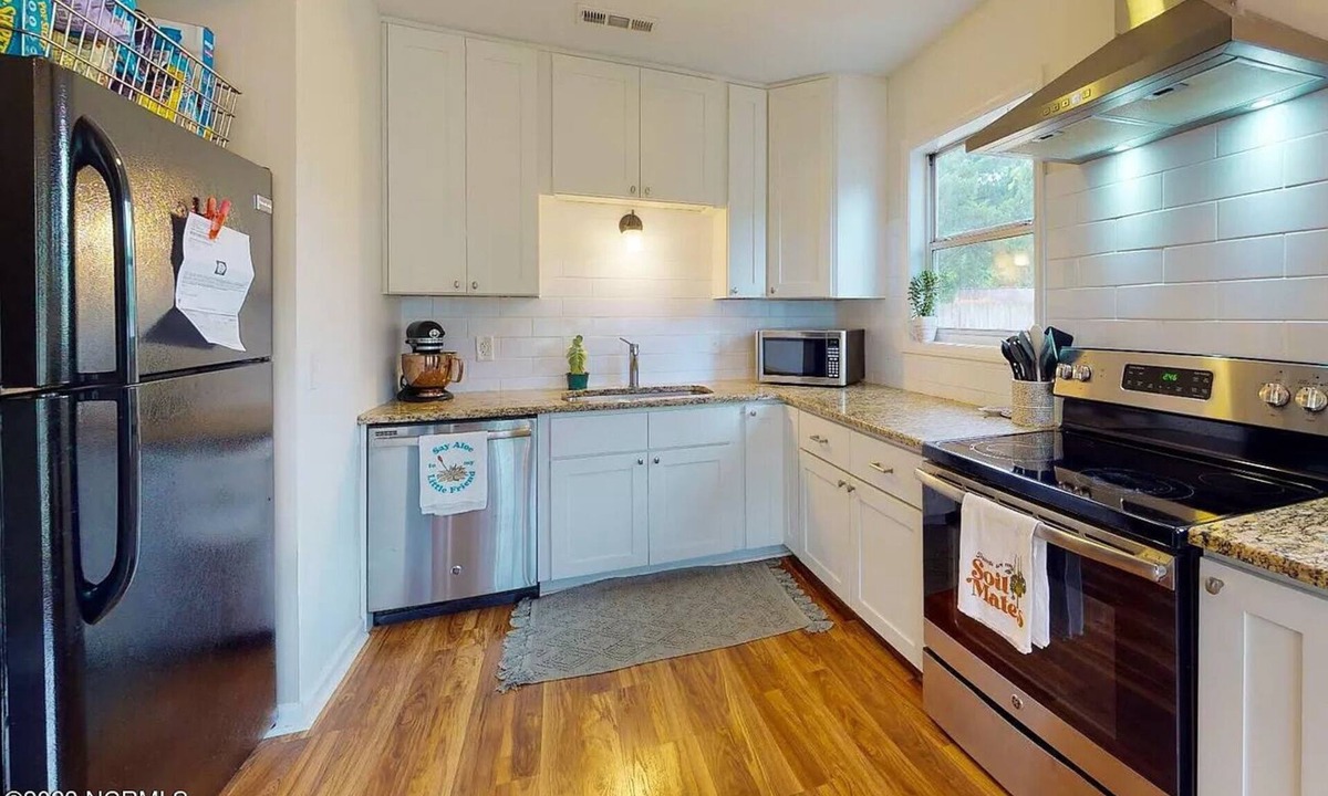 Kings Grant House | cozy and centrally located home in Wilmington, NC!