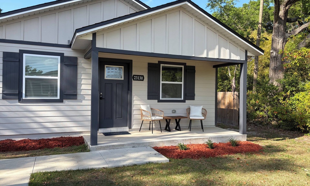 High Springs House | Cozy Bungalow close to downtown High Springs.