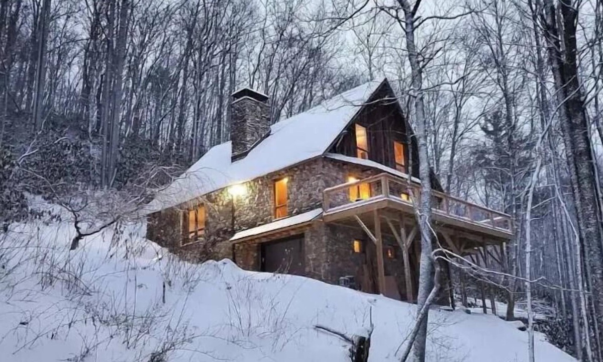 Newland Cabin | Cozy Cabin in the Blue Ridge Mountains