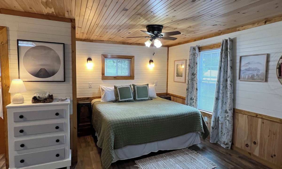 Rosman Cabin | Cozy Cabin on Farm, Waterfalls, Near Parkway, Brevard, Pisgah, DuPont & Lakes