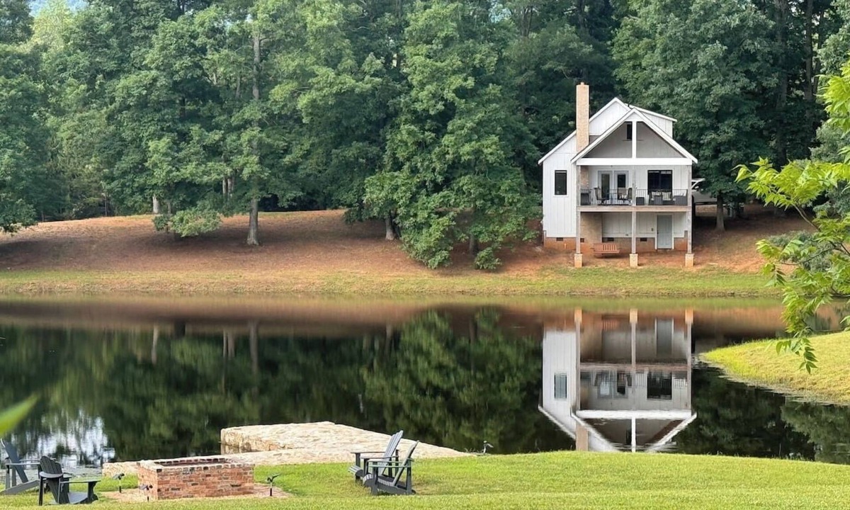 Travelers Rest Cabin | Cozy Cabin on Grace Lake