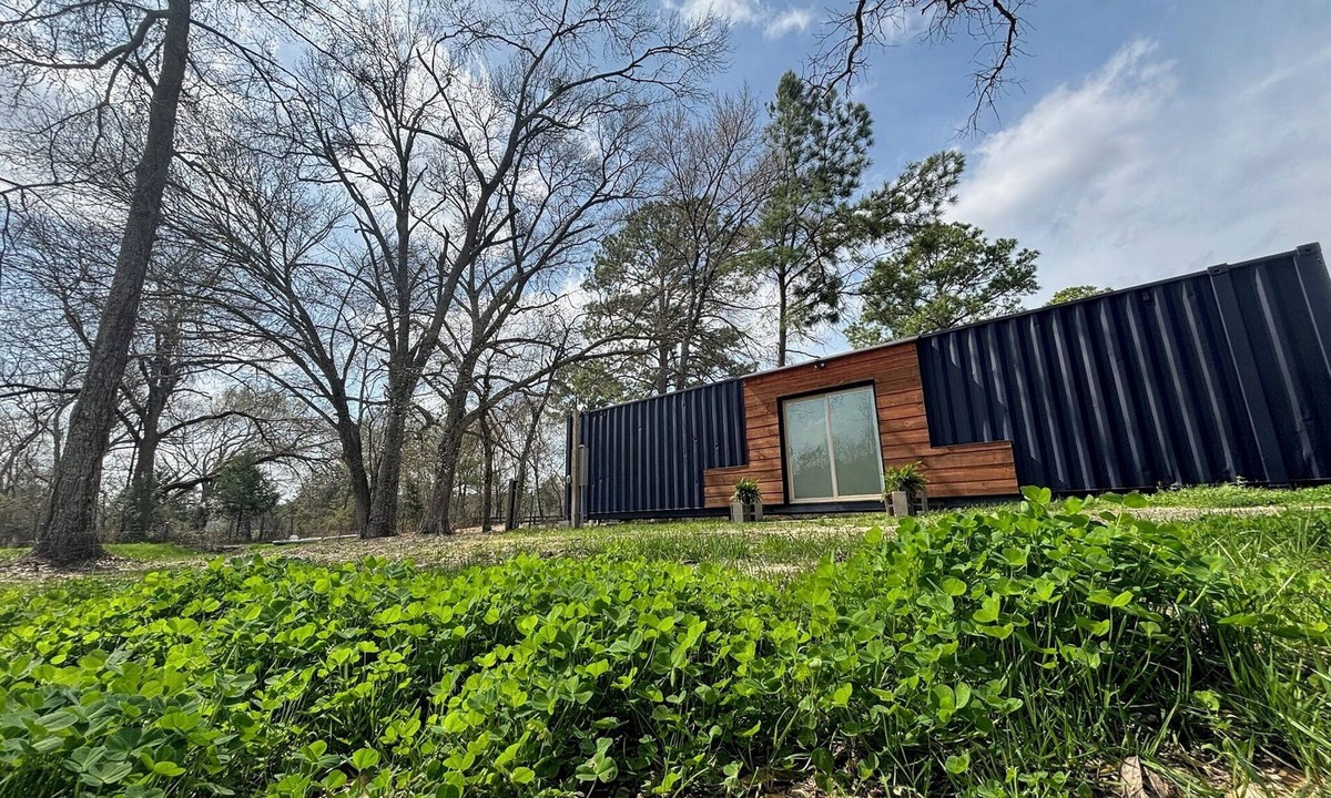 Conroe Cabin | Cozy container cabin with WiFi and AC in lovely Richards