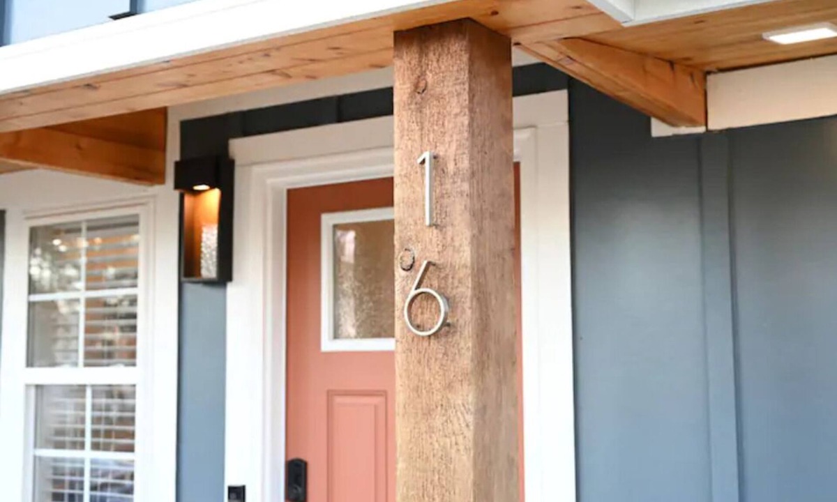 Greenville House | Cozy Cottage 3 Minutes to Downtown Greenville!