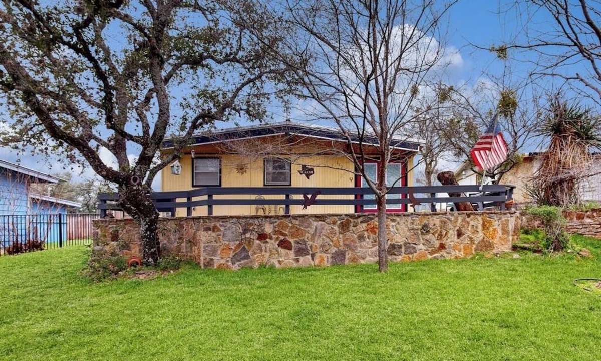 Silver Creek Village House | Cozy dog-friendly house near water with enclosed yard, grill, & equipped kitchen