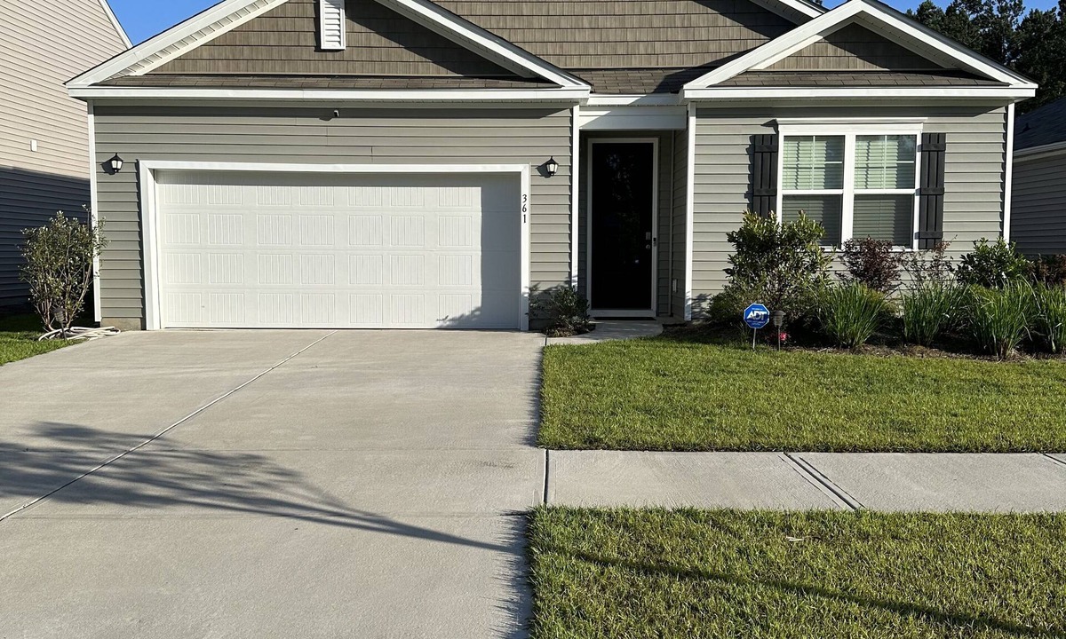 Moncks Corner House | Cozy family home