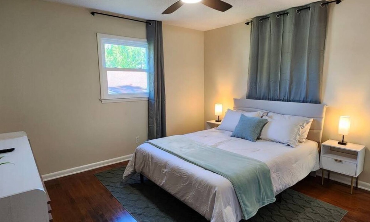 Arcadia House | Cozy Getaway 3BR, Arcade + Foosball, Sleeps 10