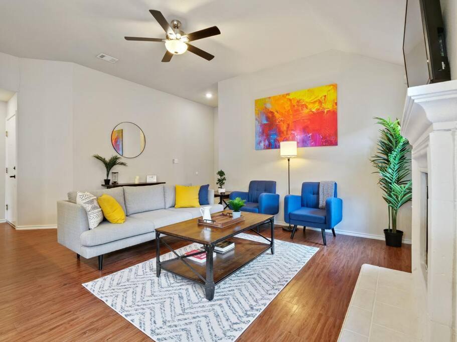 Round Rock House | Cozy Getaway, Minutes from Austin!