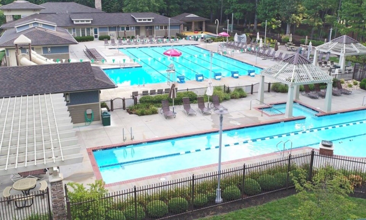 Kingsmill Condo | Cozy king bed condo in Historic Williamsburg on beautiful Kingsmill resort.