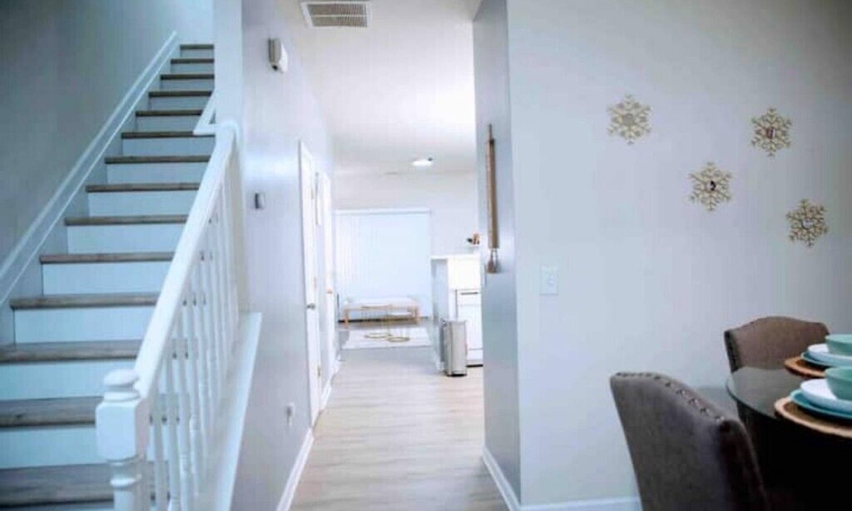 Lawrenceville House | Cozy & modern entire house!n
