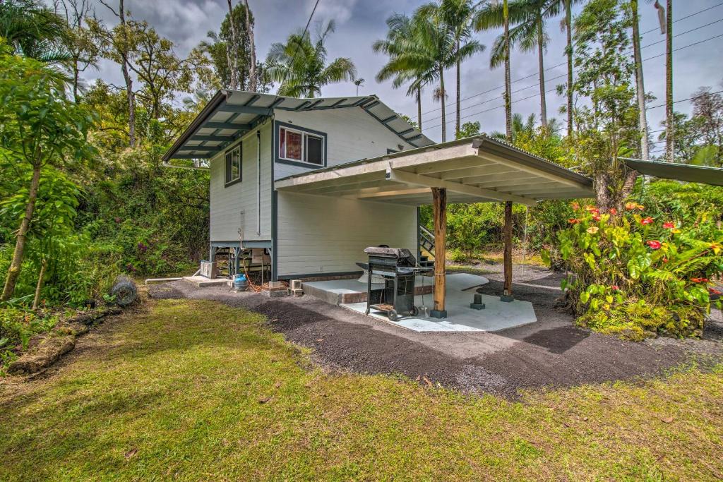 Leilani Estates Apartment | Cozy Pahoa Hideaway Near Black-Sand Beaches!