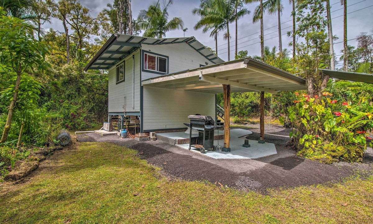 Leilani Estates Apartment | Cozy Pahoa Hideaway Near Black-Sand Beaches!