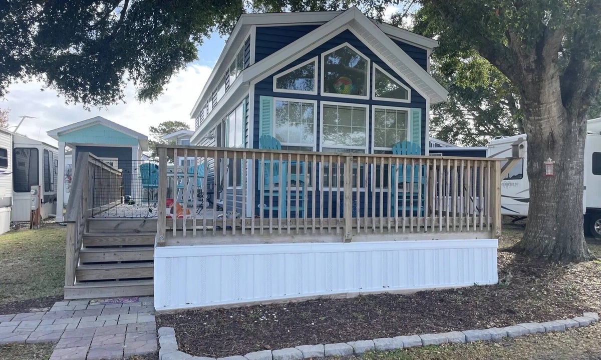 Newport RV Rental | Cozy park model at campground in enchanting Newport NC.