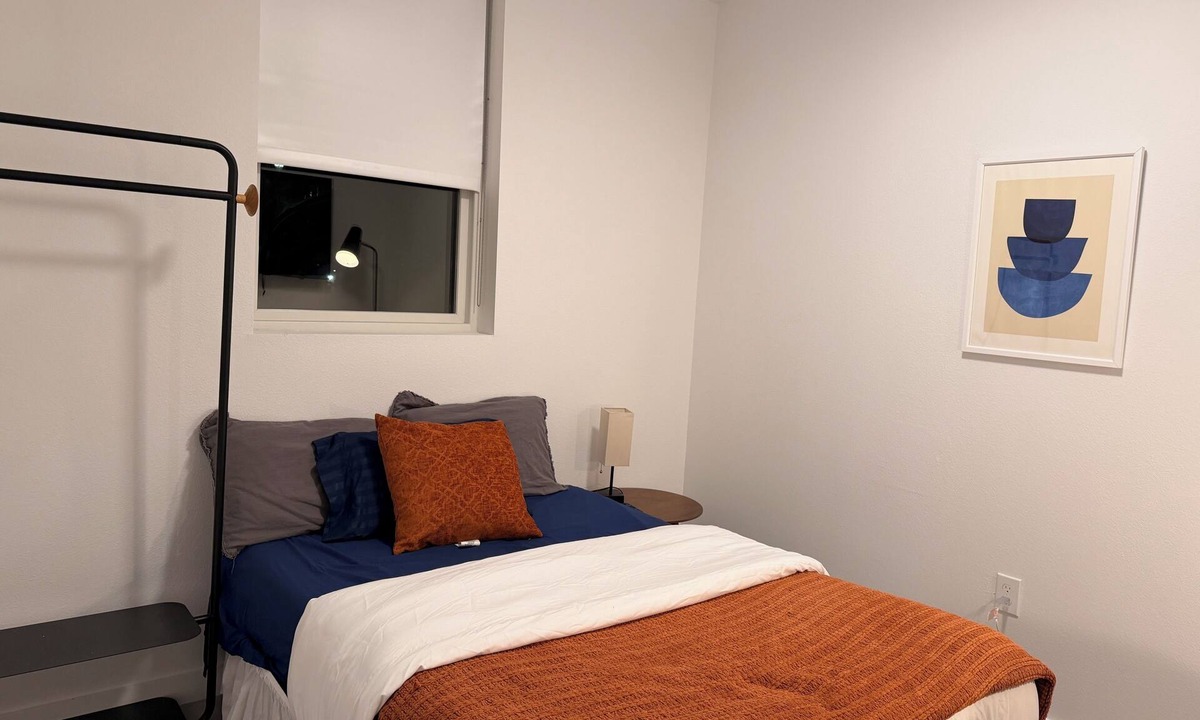 West End Apartment | Cozy Private Room in Shared Home – Prime Downtown Austin Location