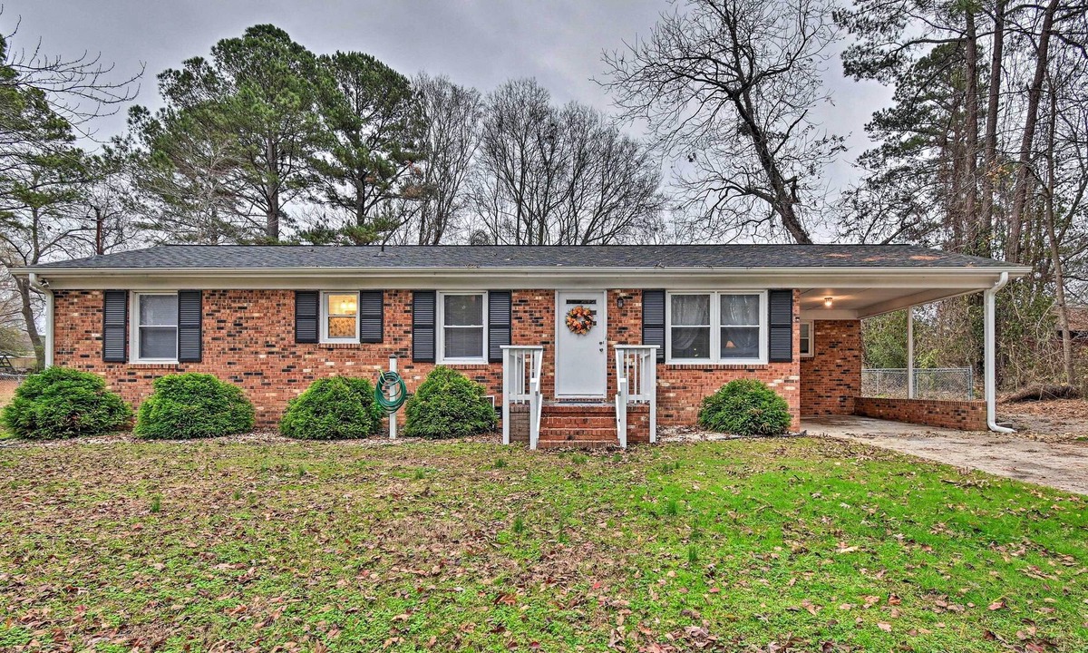 Sanford House | Cozy & Quiet Sanford Home ~ 5 Mi to Downtown!