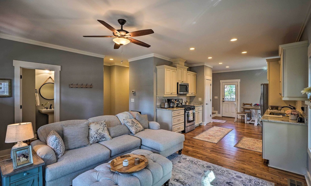Southern Pines House | Cozy Southern Pines Retreat 1 Mi to Downtown!