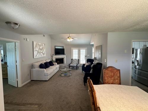 Peach Orchard House | Cozy Stay in Hephzibah