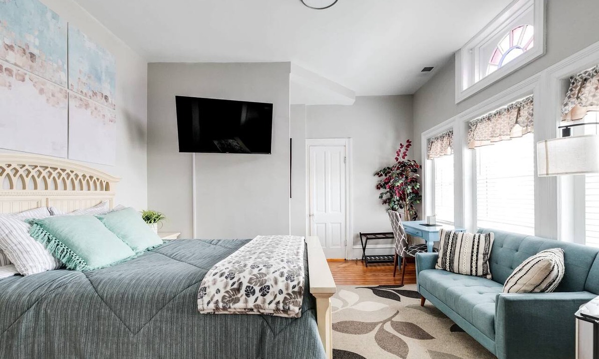 Fan District Apartment | Cozy studio/in the FAN/museums/free parking