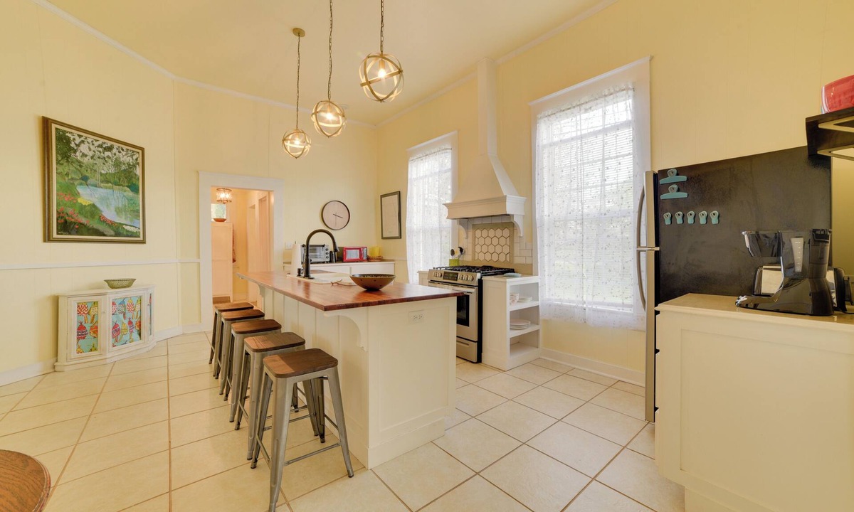 Thomasville Cottage | Cozy Thomasville Cottage - Walk to Downtown!