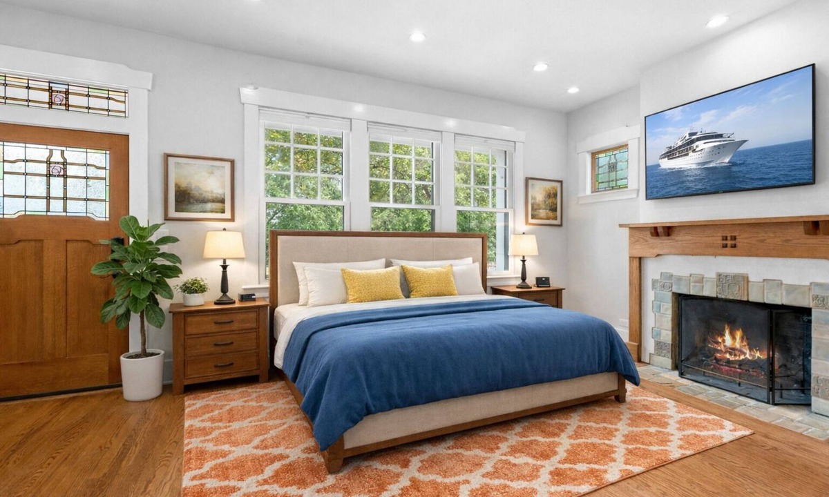 West Campus House | Craftsmans Beauty at UT | Dtwn, Pease Park ❤️
