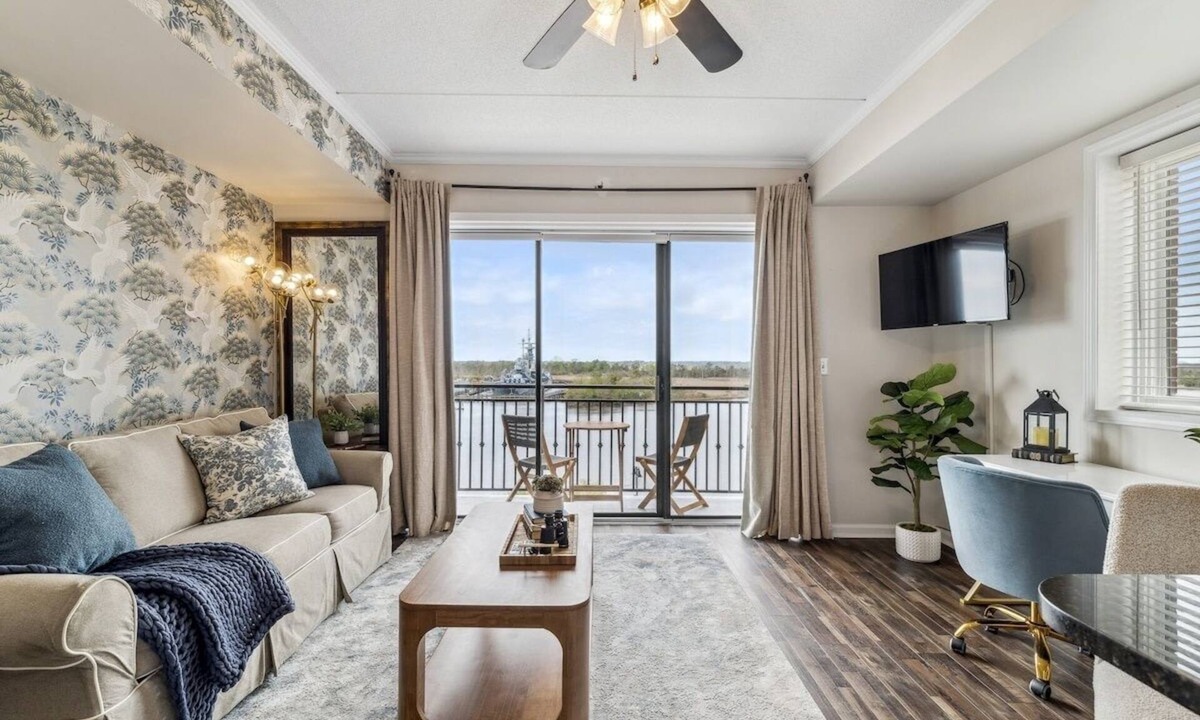 Downtown Wilmington Apartment | Crane's Landing - Riverfront