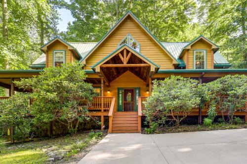 Bakersville House | Creekside Mountain Cabin in Rural Dark-Sky Country