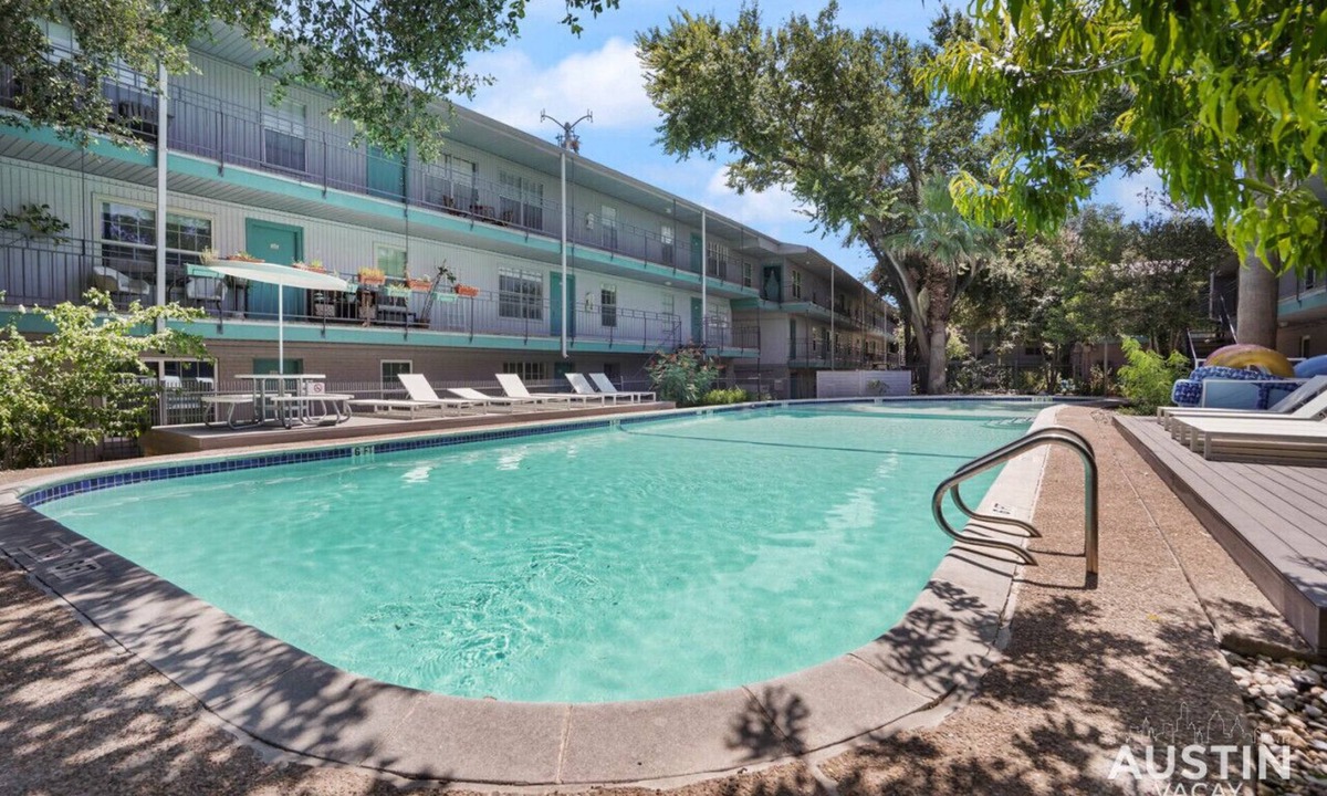 Bouldin Condo | Crockett #100 xxxxxx