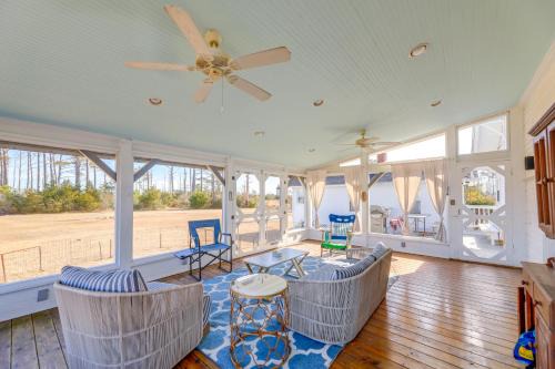 Davis House | Crystal Coast Family Retreat < 1 Mi to Boat Ramp!