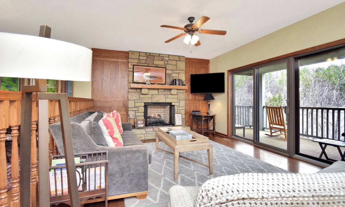 Blowing Rock Condo | Cumberland 1 | Fireplace, Restaurant, Pool, Spa