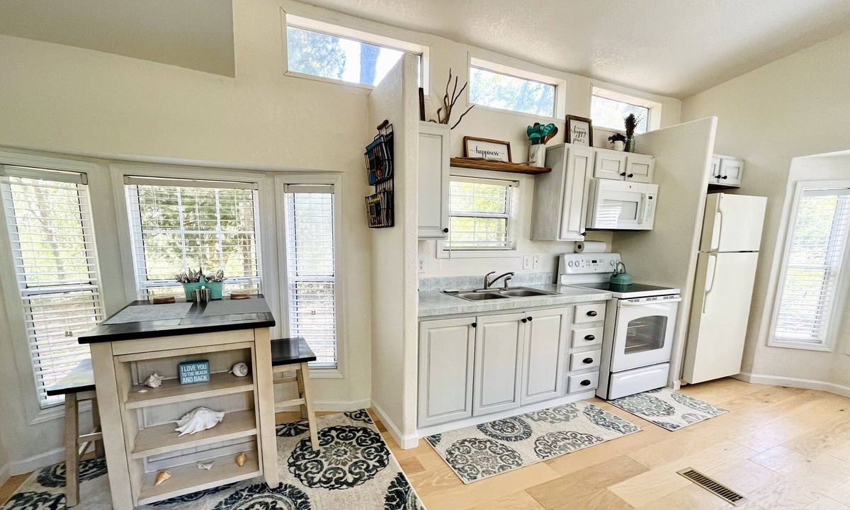 Saint Helena Island Cottage | Cute Cottage Next to Hunting Island.