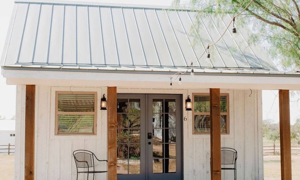 Elm Mott House | Deerfield Countryside Cabin #5