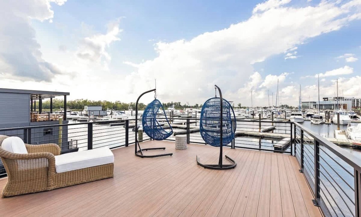 River District Boat Rental | Delight at The Cove Riverwalk Villas