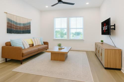 Sherman Apartment | Delightful Work Friendly Home in A Plus Prime Location
