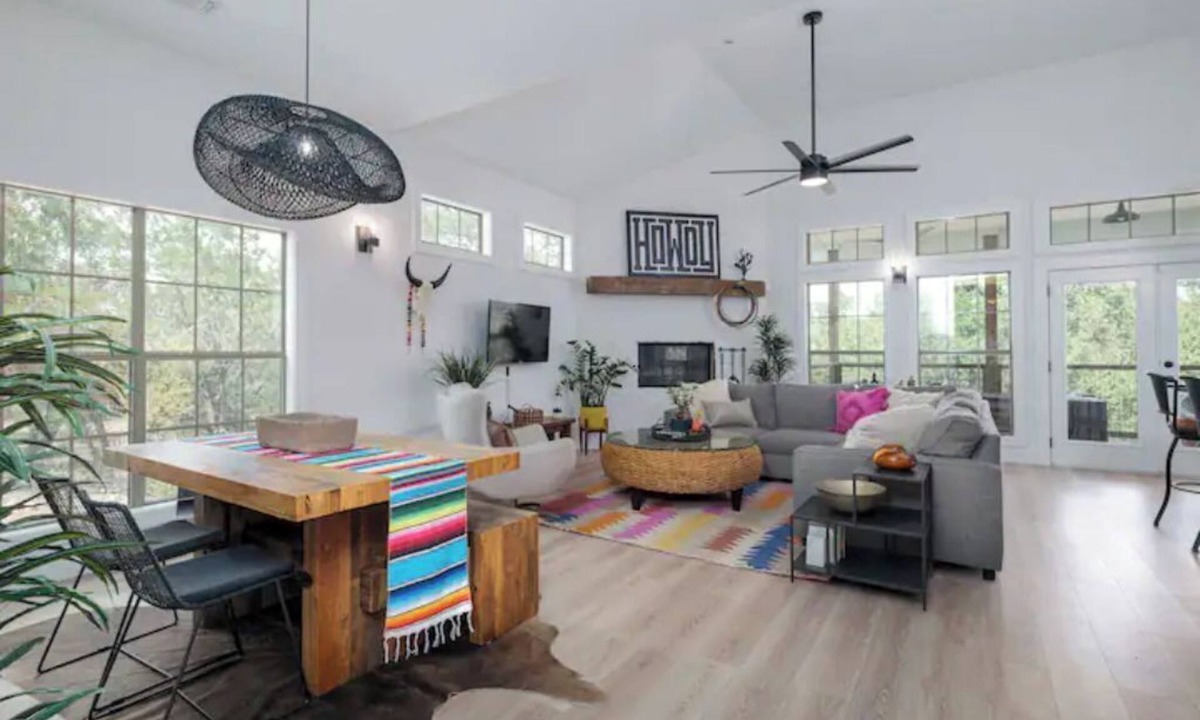 Henly House | Designer TX Hill Country Ranch -Chillaxin Vibes & Views, Family & Fido Friendly
