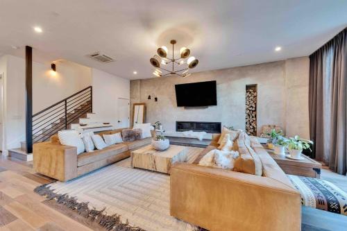 Zilker House | Designers Home near DT w Pool