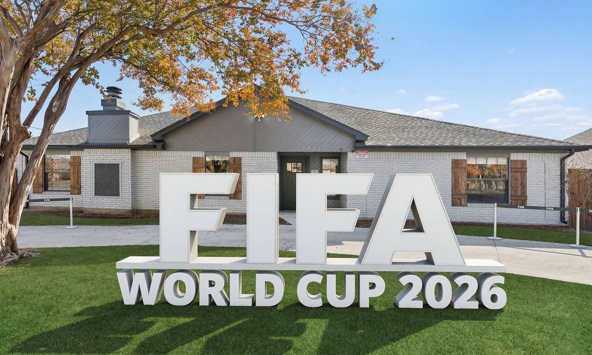 North Richland Hills House | DFW Basecamp ✨ Sleeps 16 ⚽ FIFA Retreat ✦ 🤠 Stockyards ✦ 🎤 Karaoke ✦ 🏀 Court 🌌