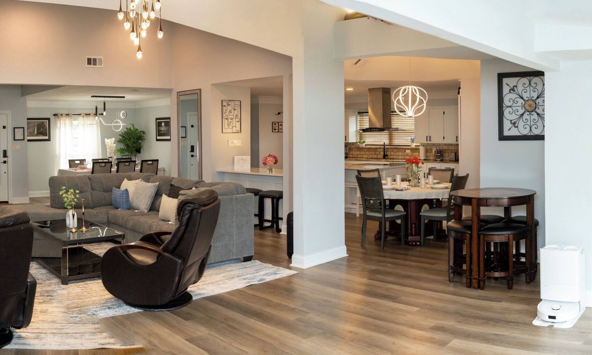 Tarrant County House | DFW Spacious Cozy Modern Villa