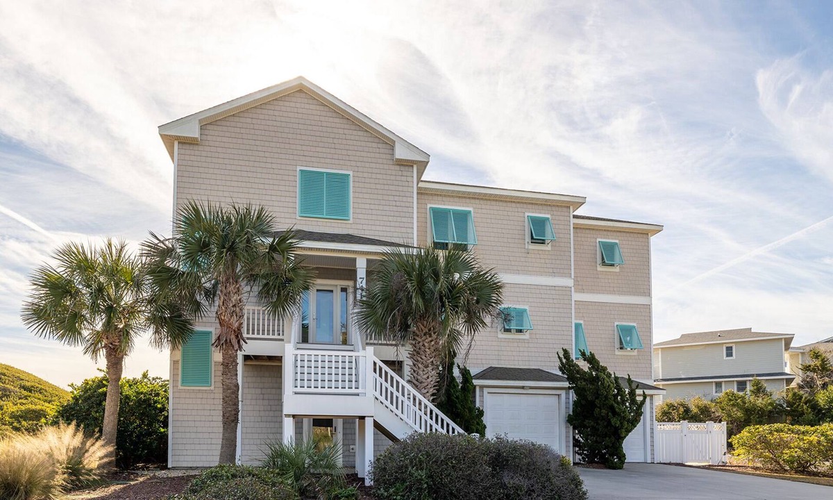 Emerald Isle House | Diamond Girl, Oceanfront House in Emerald Isle, NC!