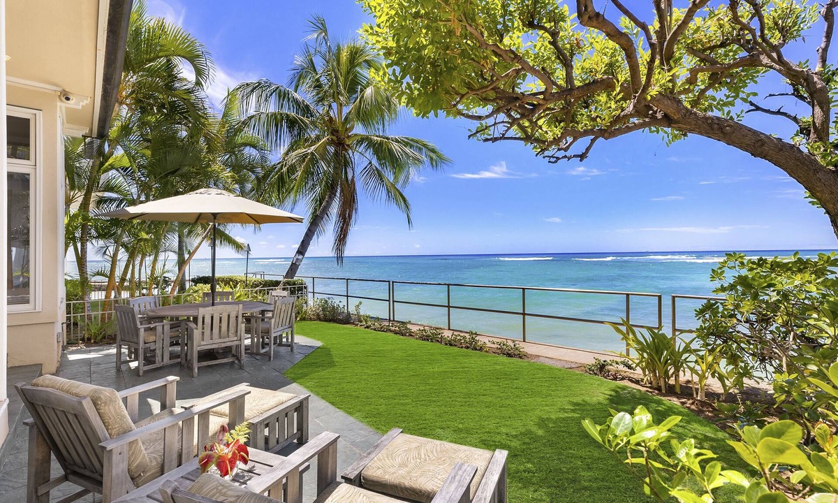 Diamond Head - Kapahulu - St. Louis House | Diamond Head Surf House: Gold Coast Oceanfront Home w/AC & Gorgeous Views