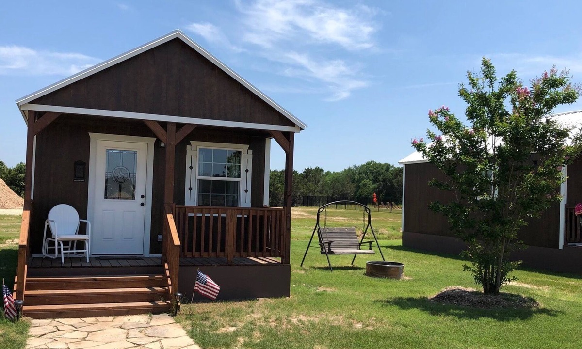 Glen Rose Cabin | Dinosaur Valley RV Park Cabin 5