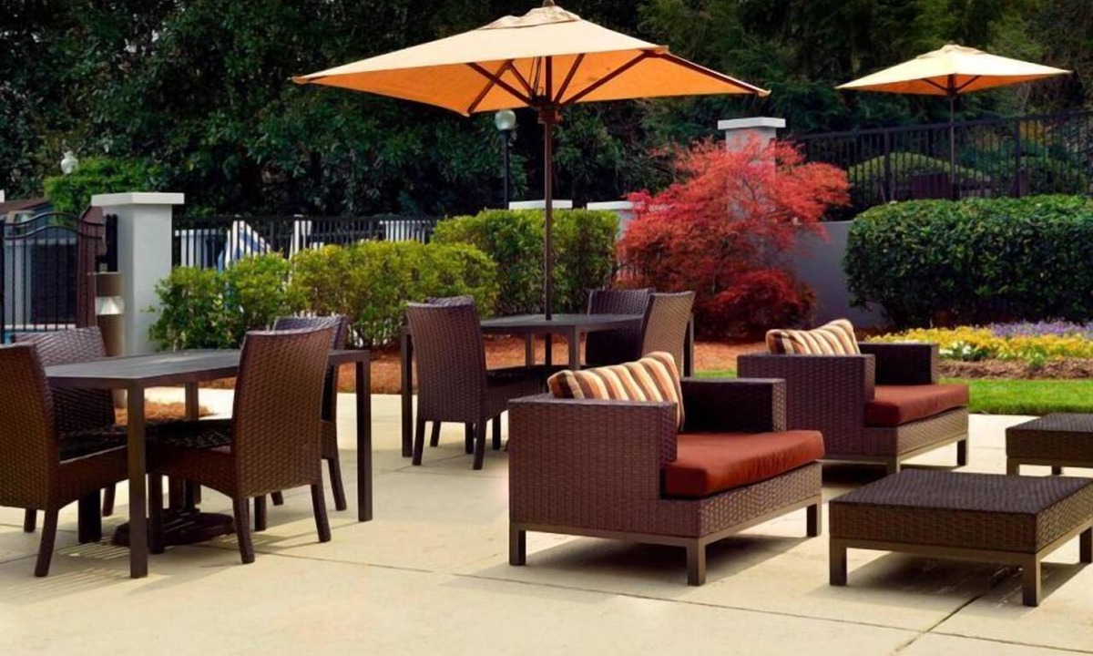 Home Park Hotel | Discover Atlanta Botanical Garden! Pets Allowed, Swimming Pool, Parking!