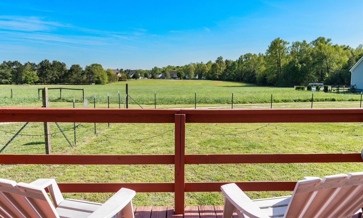 Raleigh House | Discover NCSU in just 14 mins! Dog-friendly 2-bedroom Raleigh retreat