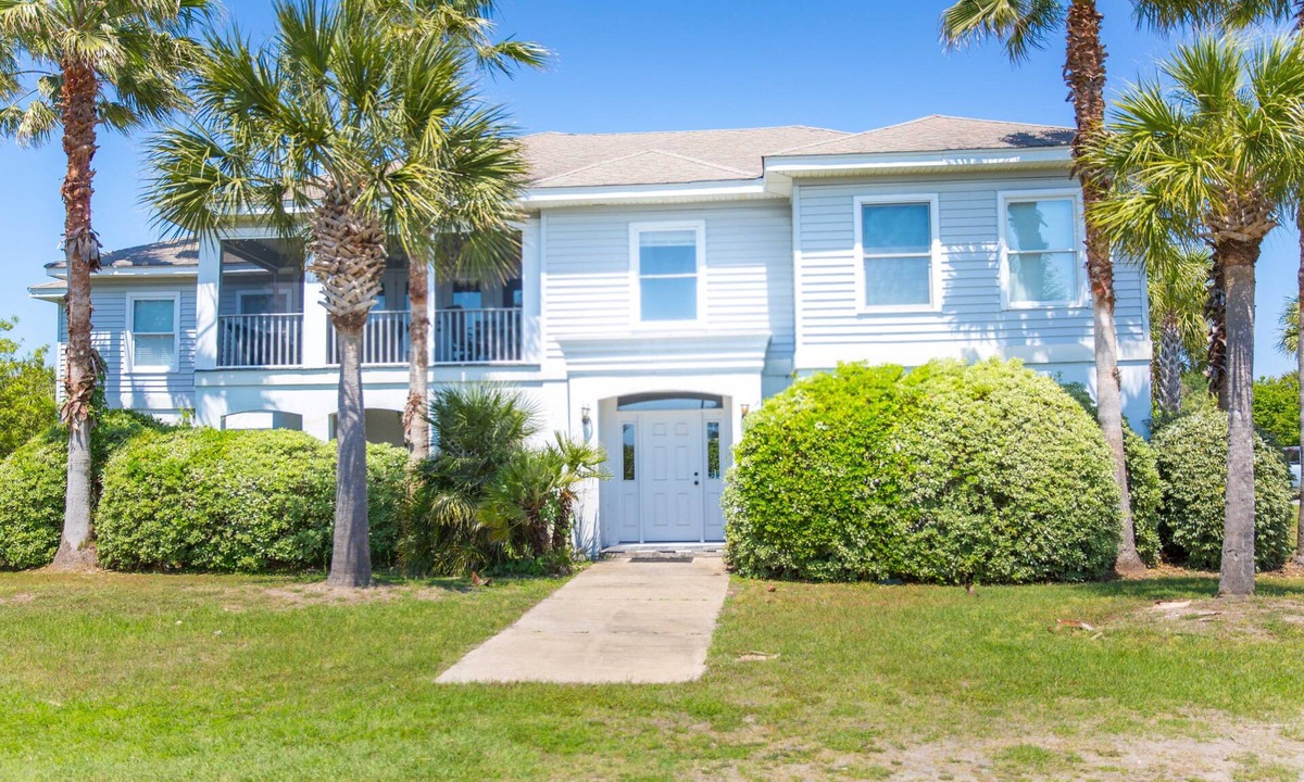 Sullivan's Island House | "Doc's Beach House" Just Across from the Ocean on Sullivan's! Great Ocean Views!