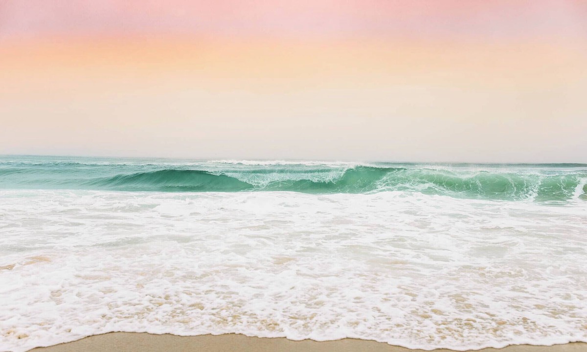 Kill Devil Hills Apartment | Dog-Friendly OBX Saltbox, Walk to Beach, Walk-In Showers